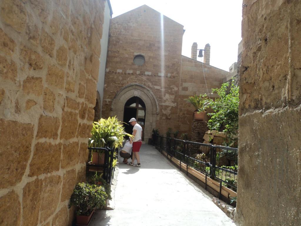 Bed and Breakfast Domus Antiqua Agrigento Exterior foto